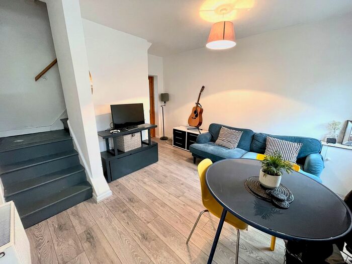 2 Bedroom Property To Rent In Glamorgan Street, Canton, Cardiff, CF5