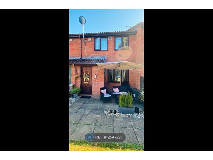 1 Bedroom Terraced House To Rent In Bishops Drive, Feltham, TW14