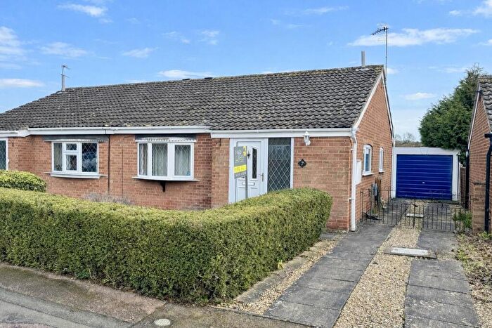 2 Bedroom Semi-Detached Bungalow For Sale In Grenville Close, Rothwell, Kettering, NN14