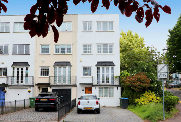 5 Bedroom Semi-Detached House To Rent In Crescent Road, Kingston Upon Thames, Surrey, KT2