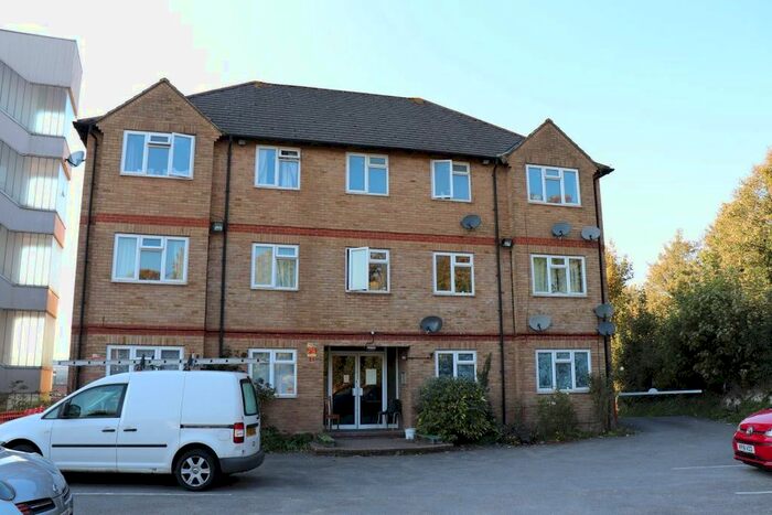1 Bedroom Property To Rent In Wesley Dene, High Wycombe, HP13