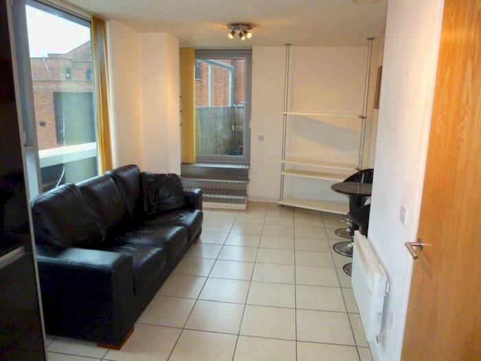 1 Bedroom Flat To Rent In St Martins Gate, B2