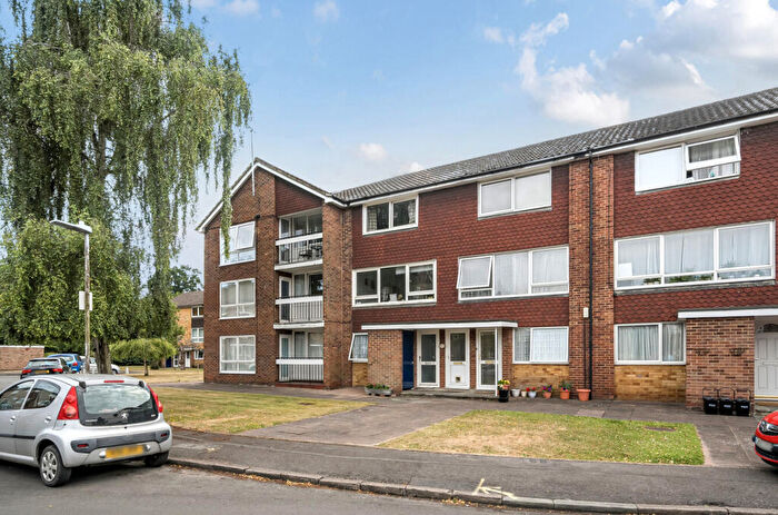 2 Bedroom Maisonette For Sale In Liebenrood Road, Reading, Berkshire, RG30
