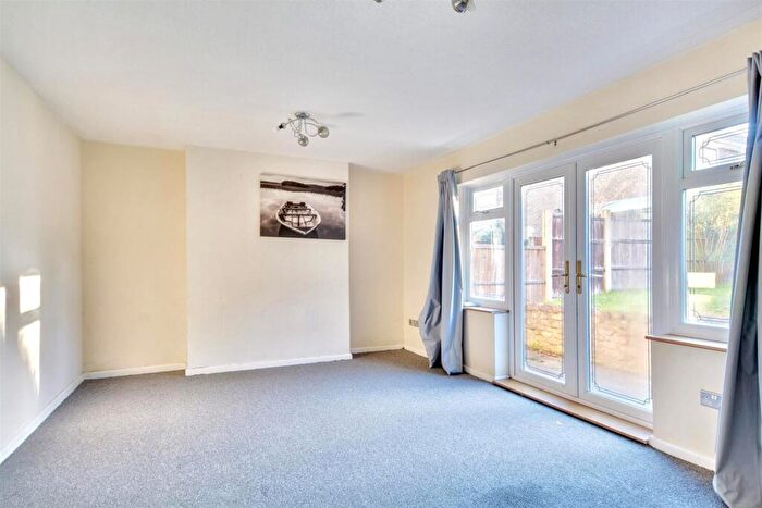 3 Bedroom Semi-Detached House For Sale In Washington Drive, Stapleford, Nottingham, NG9