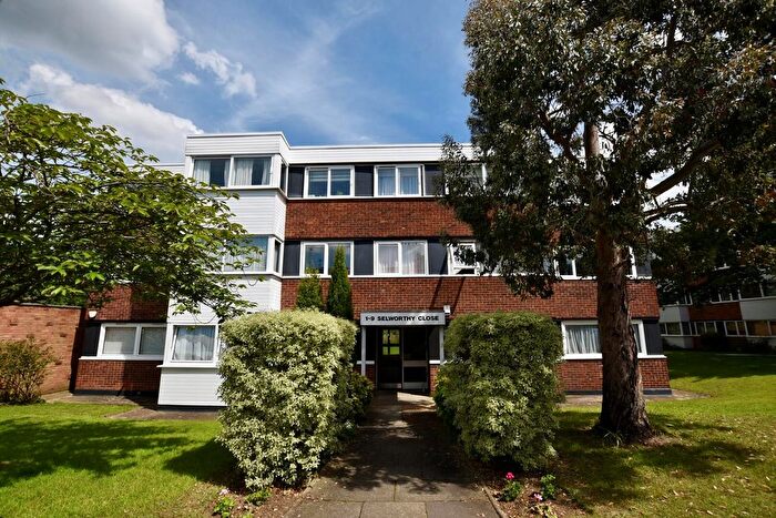 Studio For Sale In Selworthy Close, Wanstead, E11