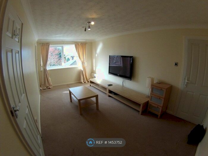 1 Bedroom Flat To Rent In Hoghton Close, Lytham St. Annes, FY8