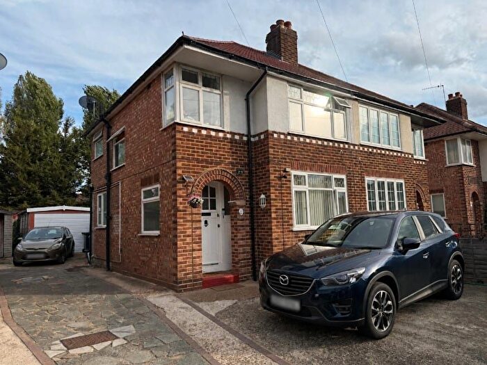 4 Bedroom Semi-Detached House For Sale In Letchworth Avenue, Bedfont, Feltham, TW14
