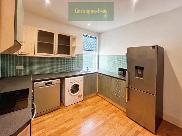 2 Bedroom Apartment To Rent In Station Road, West Byfleet, KT14