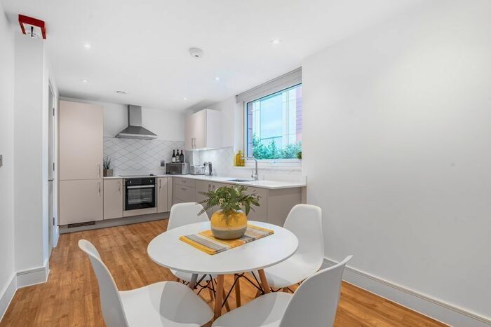 3 Bedroom Flat To Rent In Tavern Quay, Sweden Gate, Surrey Docks, SE16