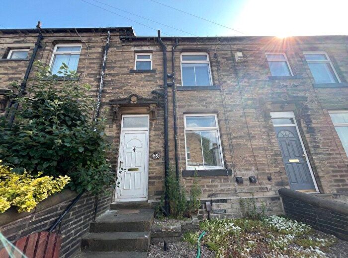 2 Bedroom Terraced House To Rent In Bradford Road, Oakenshaw, Bradford, BD12