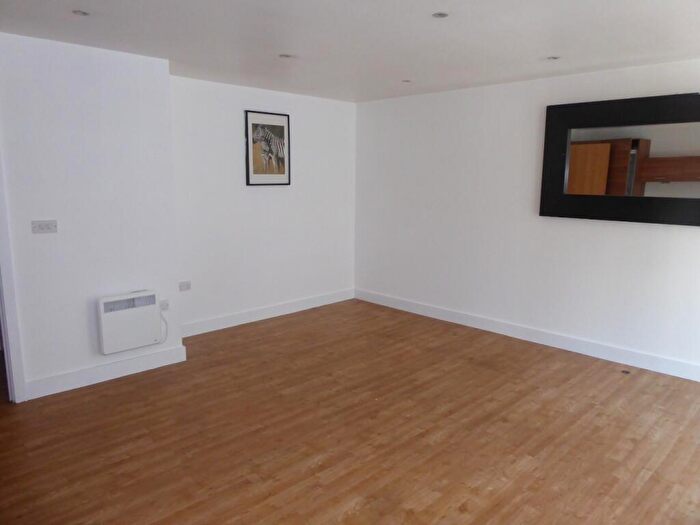 2 Bedroom Apartment To Rent In Projection West, Merchants Place, Reading, Berkshire, RG1