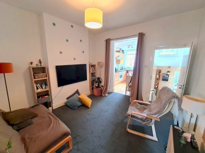 1 Bedroom Flat To Rent In Durham Road, East Finchley, N2