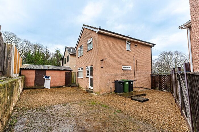3 Bedroom Detached House For Sale In Briar Close, Heckmondwike, WF16