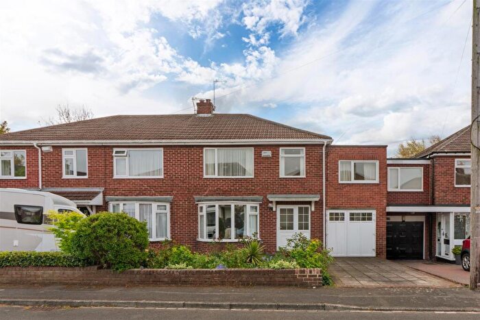 4 Bedroom Semi-Detached House For Sale In Davenport Drive, Brunton Park, NE3