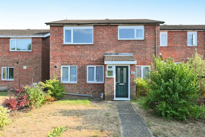 4 Bedroom Semi-Detached House For Sale In Countess Close, Eaton Socon, St. Neots, PE19