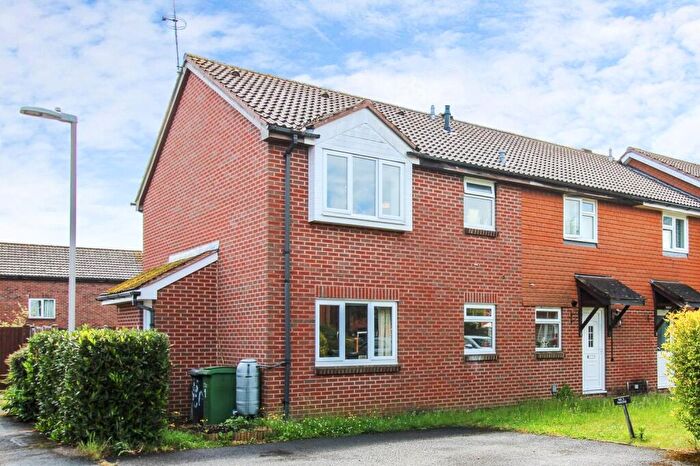 1 Bedroom Terraced House For Sale In Cairngorm Road, Thatcham, Berkshire, RG19