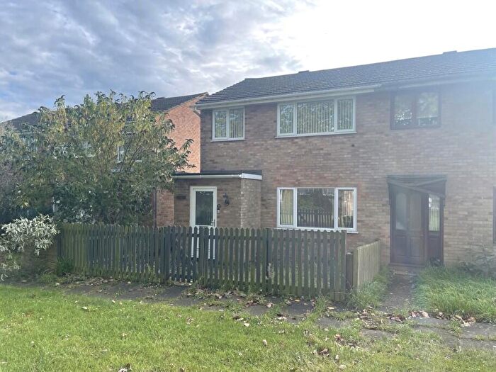 3 Bedroom End Of Terrace House To Rent In Roxburgh Way, Bletchley, MK3