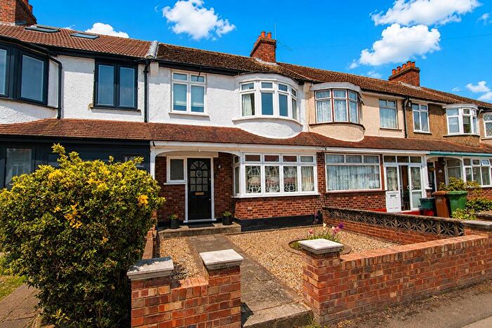 3 Bedroom Terraced House For Sale In Godalming Avenue, Wallington, SM6