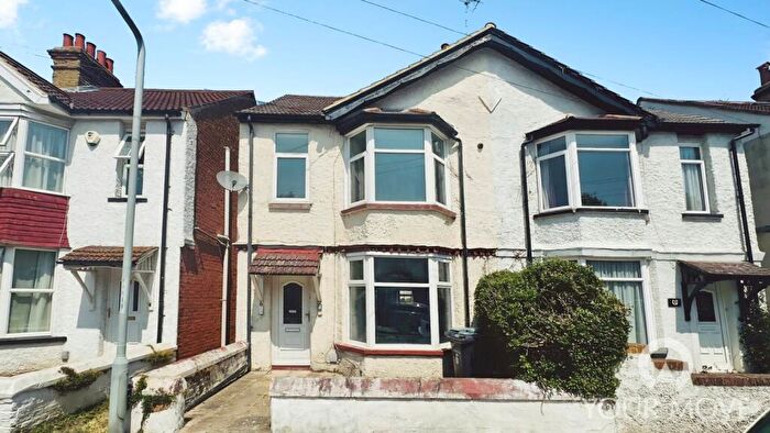 3 Bedroom Semi Detached House To Rent In Ferndale Road, Gravesend, Kent, DA12