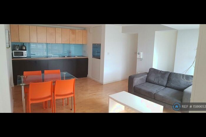 2 Bedroom Flat To Rent In The Avenue, Leeds, LS9