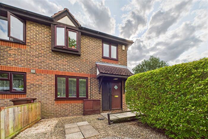3 Bedroom Semi-detached House For Sale In Barley Mead, Warfield, Bracknell, RG42