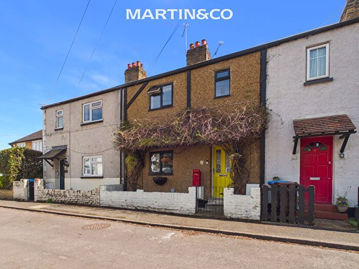 3 Bedroom Terraced House For Sale In Medlake Road, Egham, TW20
