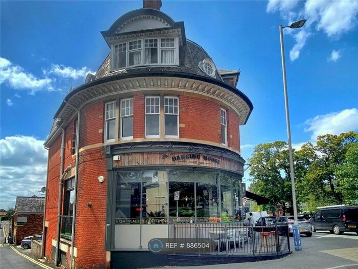 2 Bedroom Flat To Rent In Station Road, Parkstone, Poole, BH14