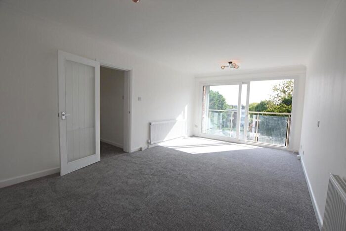 2 Bedroom Flat To Rent In Claydon House, Holders Hill Road, London, NW4