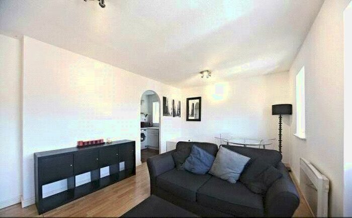 2 Bedroom Flat To Rent In Cumberland Place, London, SE6