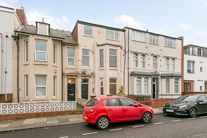 2 Bedroom Flat To Rent In Grosvenor Road, Jesmond, Newcastle Upon Tyne, NE2