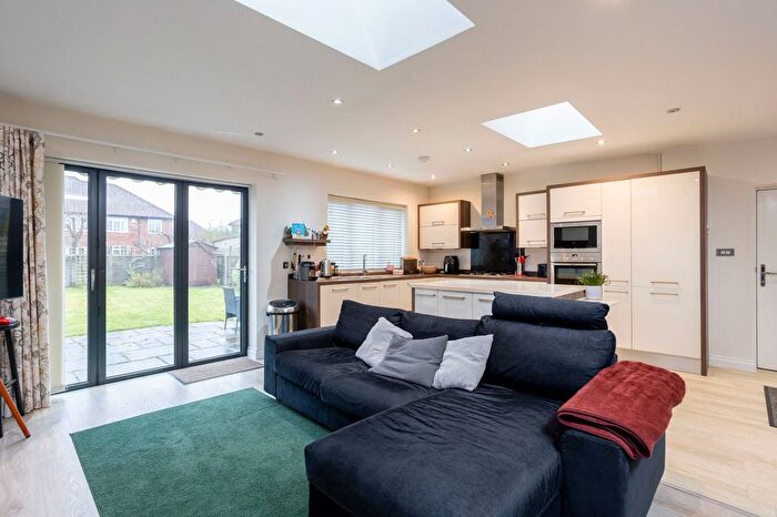 2 Bedroom Semi-detached Bungalow For Sale In Woodlands Grove, York, YO31