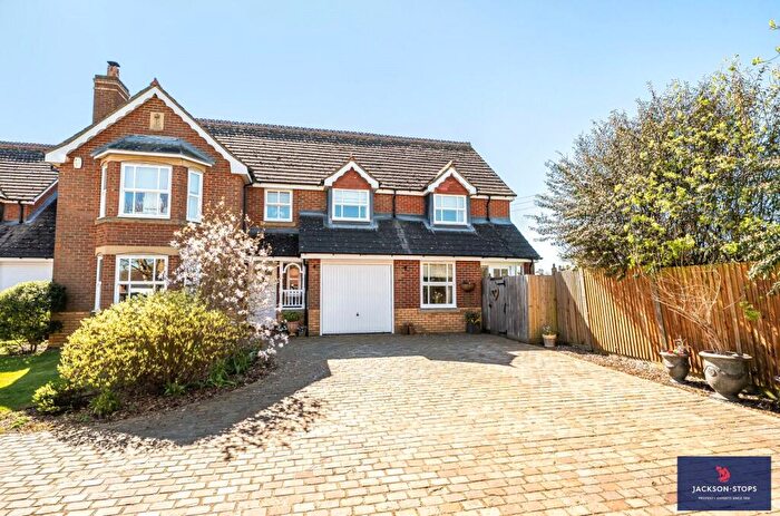 5 Bedroom Detached House For Sale In Timber Lane, Woburn, Bedfordshire, MK17