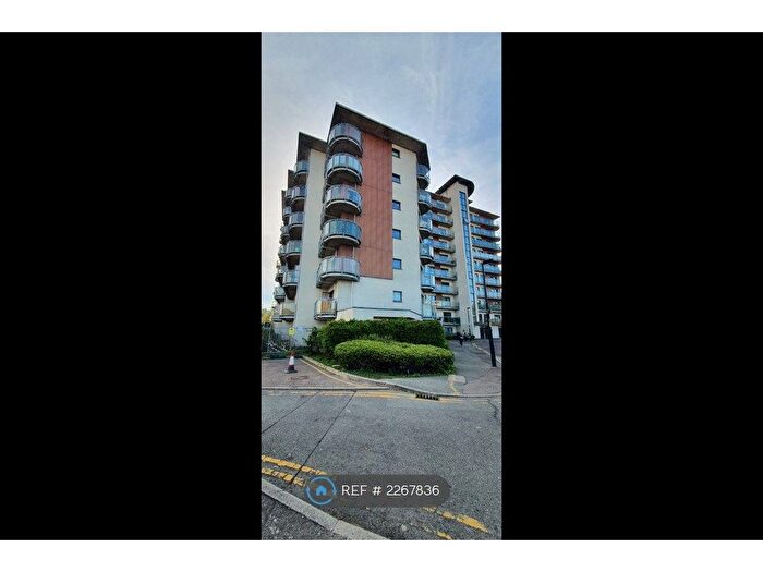2 Bedroom Flat To Rent In Atlanta Boulevard, Romford, RM1