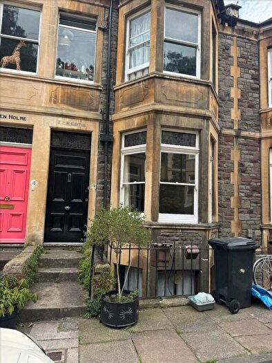 1 Bedroom Apartment To Rent In Hall Floor Flat, Cornwallis Avenue, BS8