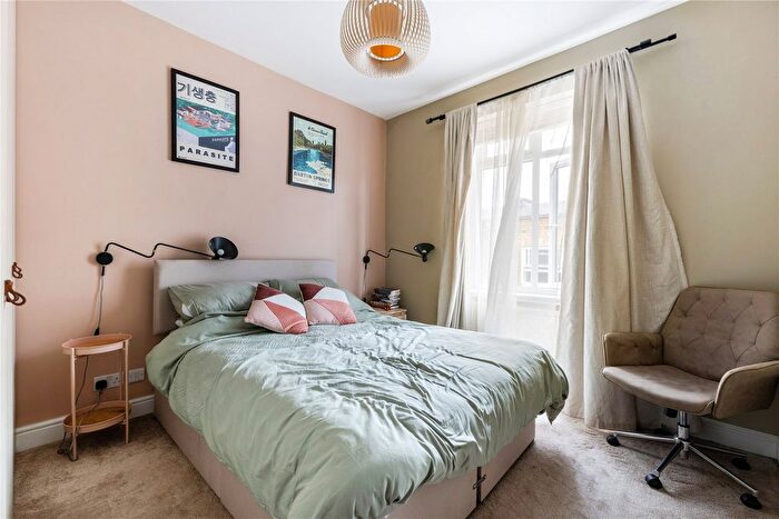 1 Bedroom Flat To Rent In St. Margarets Road, St Margarets, Twickenham, TW1