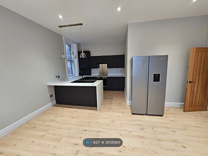 3 Bedroom Flat To Rent In Croxteth Road, Liverpool, L8