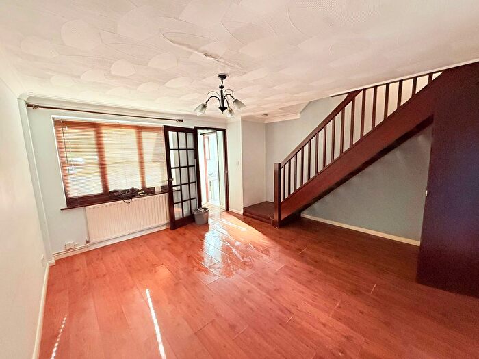 3 Bedroom End Of Terrace House To Rent In Gibson Road, Dagenham, RM8