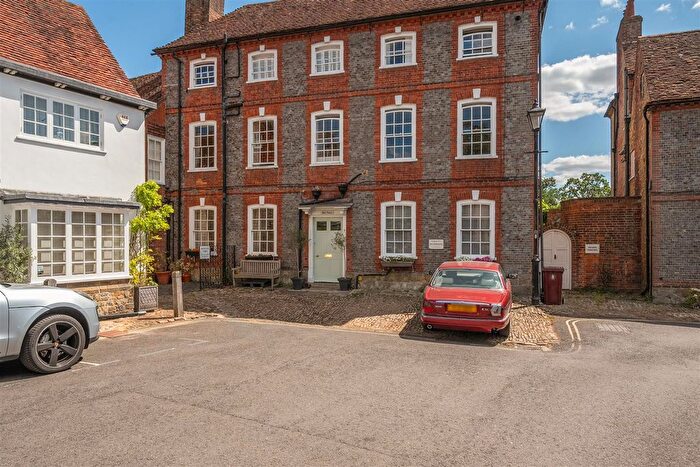 1 Bedroom Flat To Rent In Edinburgh Square, Midhurst, GU29