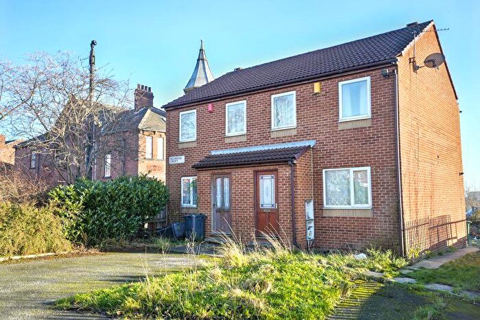 2 Bedroom Semi-Detached House For Sale In Richmond Croft, Leeds, LS9