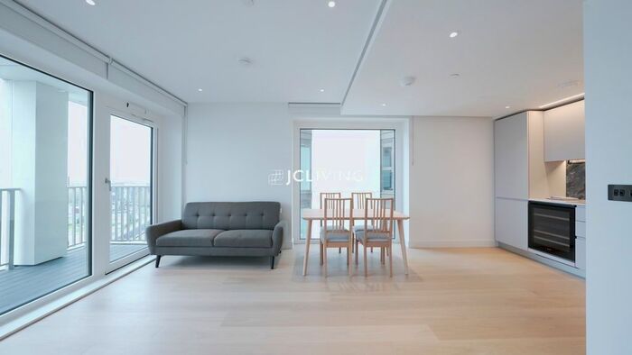 2 Bedroom Flat To Rent In Belvedere Row, White City Living, London, W12