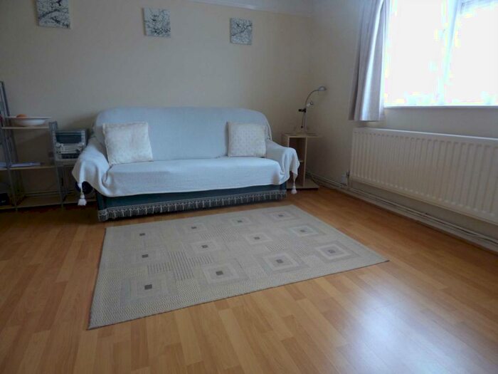 1 Bedroom Flat To Rent In Dewsbury Road, Luton, LU3