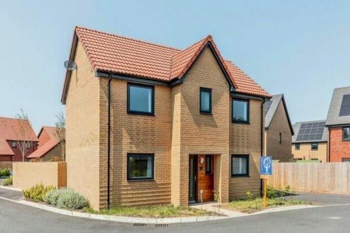 3 Bedroom Property To Rent In Rabbit Close, Bristol, BS49