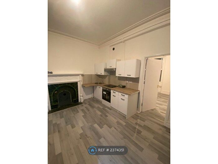 1 Bedroom Flat To Rent In Maelgwyn Road, Llandudno, LL30