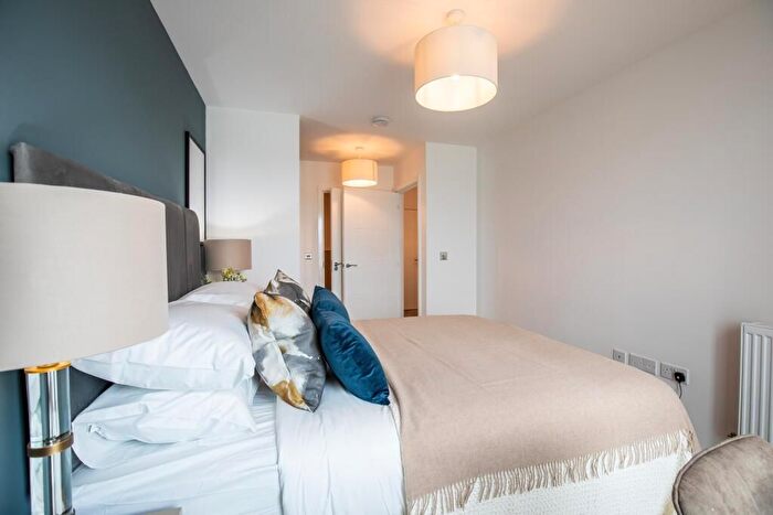 2 Bedroom Flat To Rent In Centenary Plaza, Southampton, SO19