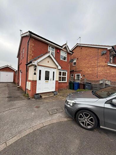 3 Bedroom Detached House To Rent In Kent Close, Royston, S71