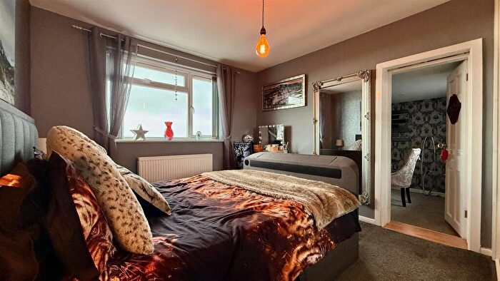 3 Bedroom Bungalow For Sale In Bro Enddwyn, Dyffryn Ardudwy, LL44