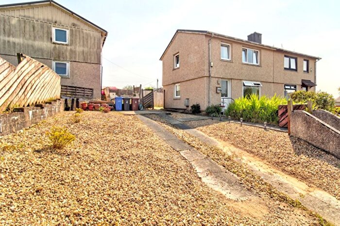 3 Bedroom Semi-Detached House For Sale In Carman View, Dumbarton, G82