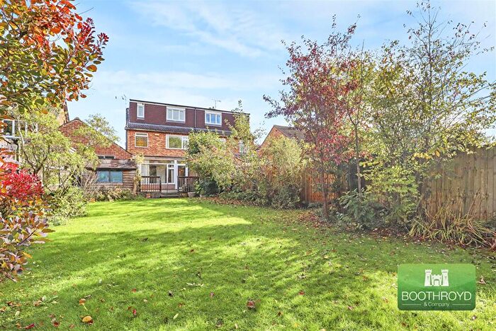 4 Bedroom Semi Detached House For Sale In Elmdene Road, Kenilworth, Kenilworth, CV8