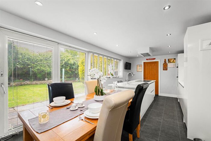3 Bedroom Link Detached House For Sale In Huntroyde Avenue, Padiham, Burnley, BB12