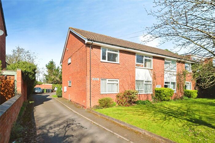 2 Bedroom Flat For Sale In Victoria Road, Acocks Green, Birmingham, West Midlands, B27
